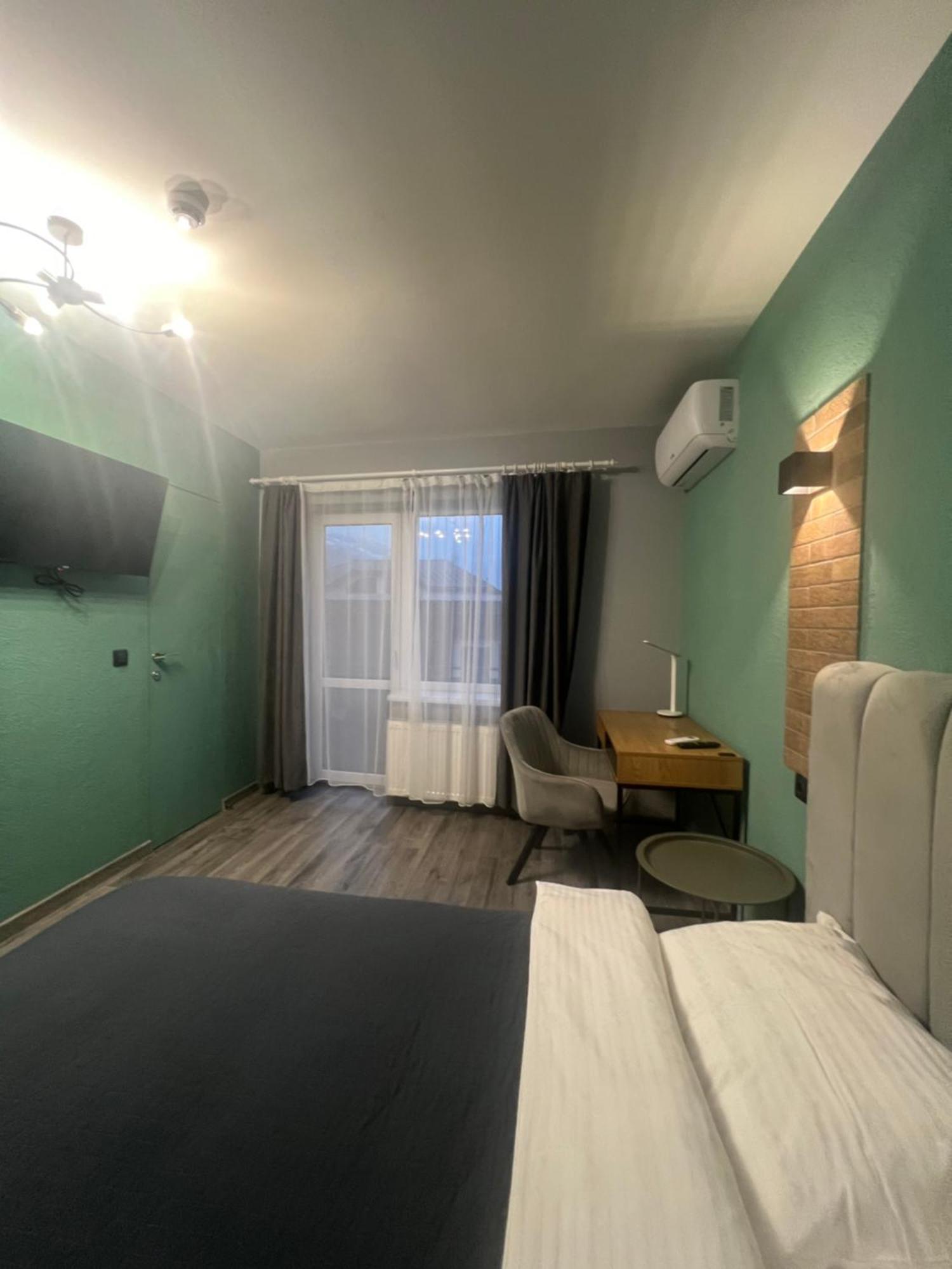 Hotel Menchul Rakhiv Dış mekan fotoğraf